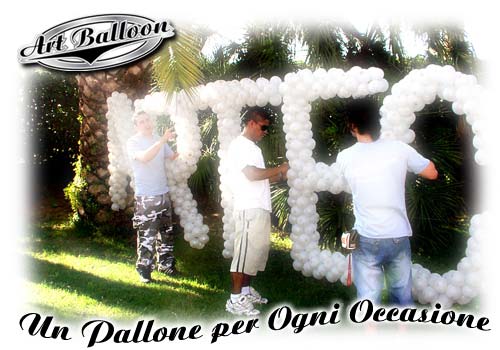 scritta con palloncini