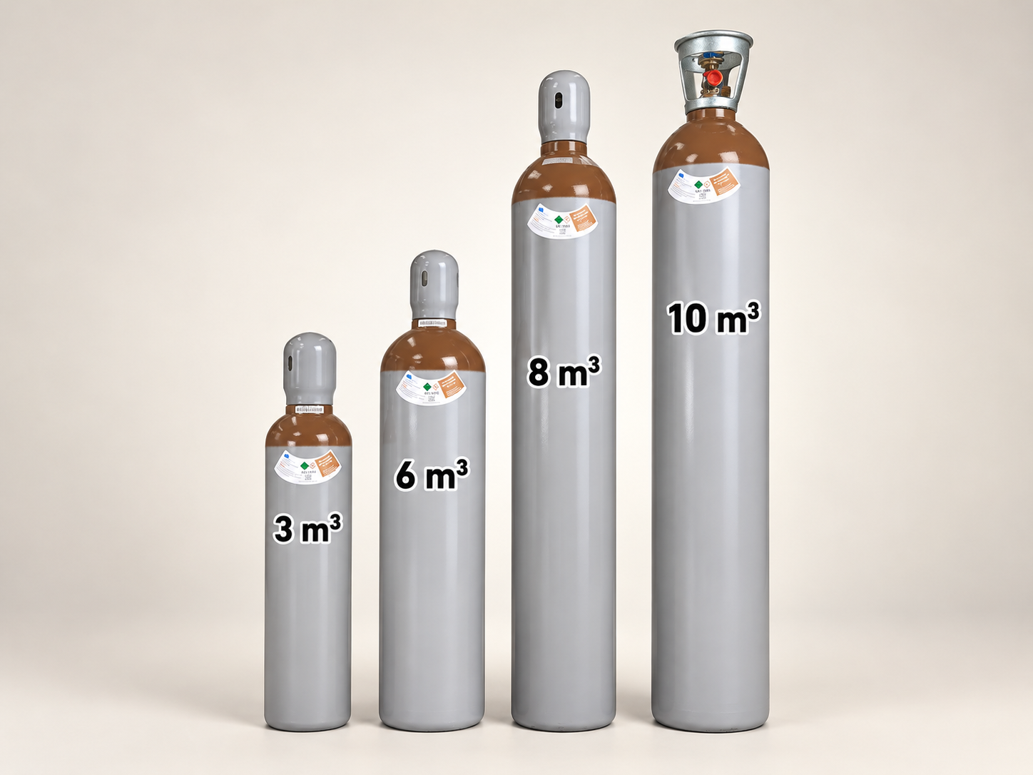Quattro bombole elio grigie da 3, 6, 8 e 10 metri cubi
